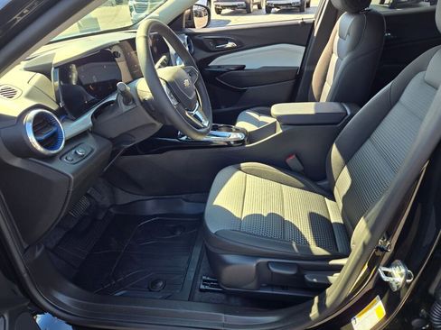 New 2025 Chevrolet Trax LT w/ LT Convenience Package image 15
