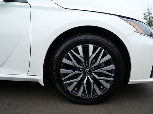 Used 2023 Nissan Altima 2.5 SV w/ SV Premium Package FWD image 38