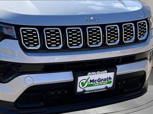 Used 2025 Jeep Compass Limited AWD/4WD image 35