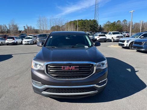 Used 2018 GMC Acadia SLE image 3