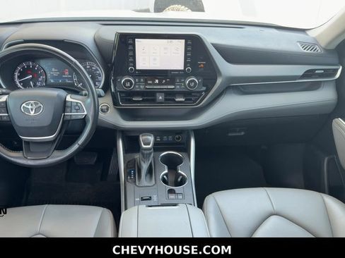 Used 2022 Toyota Highlander XLE FWD image 80