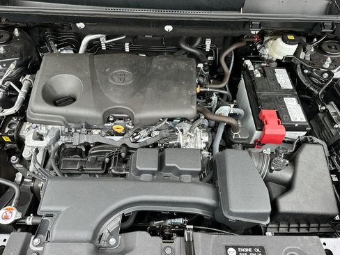 Used 2025 Toyota RAV4 XLE AWD/4WD image 33