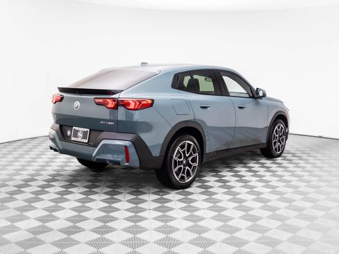 Certified 2025 BMW X2 xDrive28i w/ Premium Package image 5