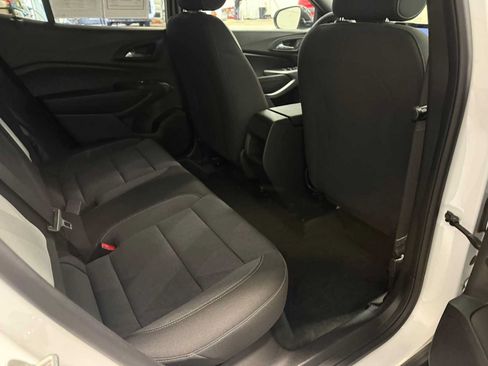 Used 2024 Chevrolet Trax RS FWD image 24