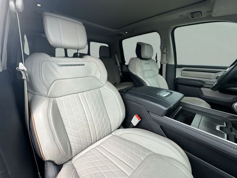 Used 2025 RAM 1500 Tungsten AWD/4WD image 39