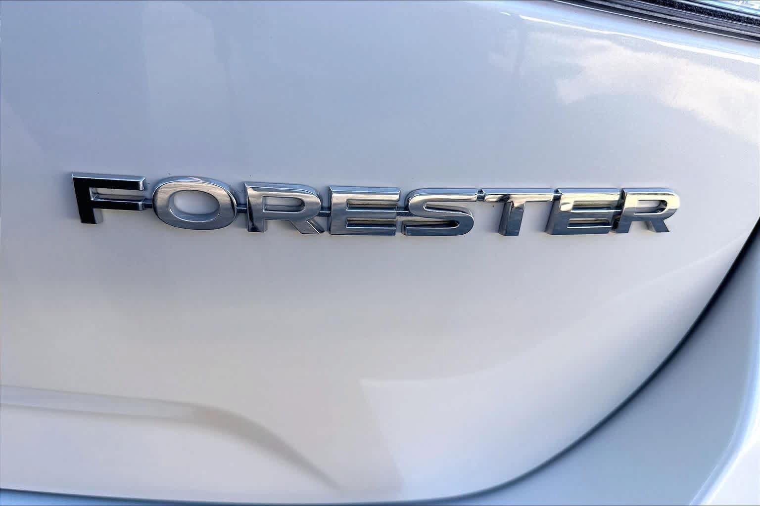 Used 2019 Subaru Forester Premium AWD/4WD image 10