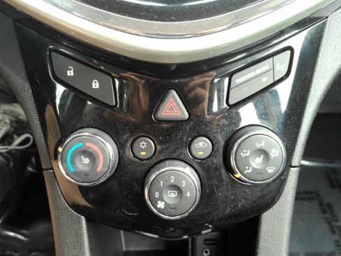 Used 2017 Chevrolet Sonic LT w/ Convenience Package FWD image 39