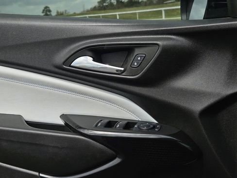 Used 2025 Chevrolet Trax LT w/ Driver Confidence Package image 23