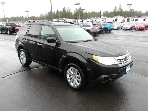 Used 2011 Subaru Forester 2.5X Premium w/ All-Weather Pkg image 7