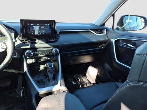 Used 2022 Toyota RAV4 XLE Premium image 35