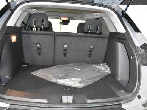 Used 2025 Chevrolet TrailBlazer LT w/ Driver Confidence Package image 32