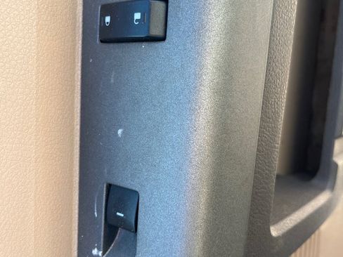 Used 2011 Ford F350 Lariat w/ Lariat Interior Pkg image 18