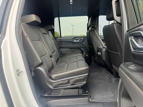 Used 2023 GMC Yukon XL SLT w/ SLT Luxury Package AWD/4WD image 12