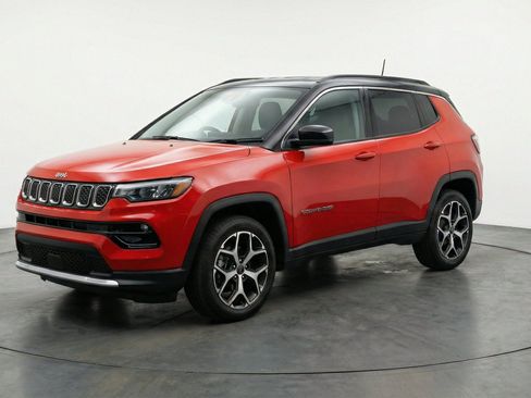 Used 2025 Jeep Compass Limited AWD/4WD image 3