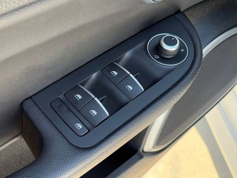 Used 2019 Alfa Romeo Giulia Ti RWD image 17