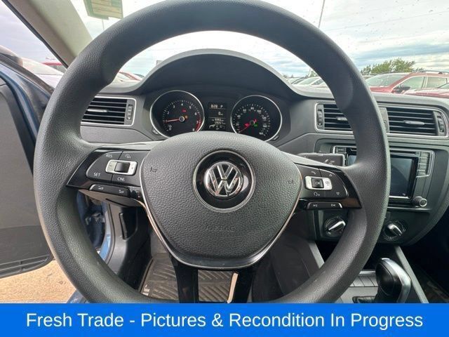 Used 2016 Volkswagen Jetta SE FWD image 11