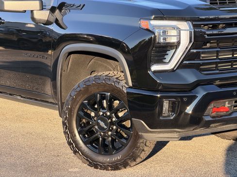 Used 2026 Chevrolet Silverado 2500 LT w/ Trail Boss Package AWD/4WD image 3