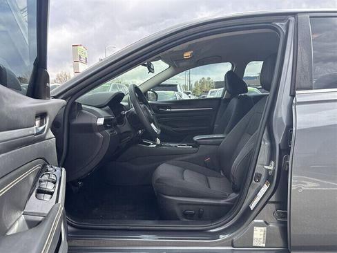 Used 2021 Nissan Altima 2.5 SV FWD image 11