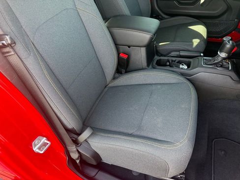 Used 2025 Jeep Wrangler Sahara image 22