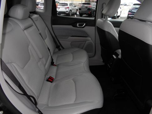 Used 2022 Jeep Compass Latitude w/ Convenience Group image 27