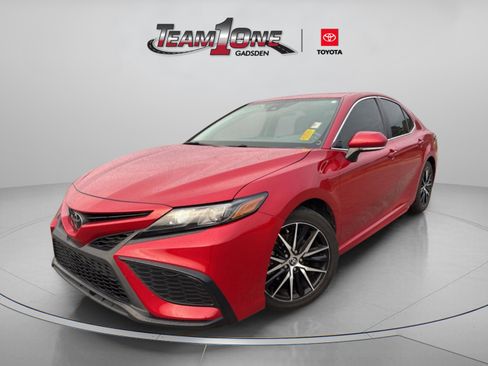 Used 2023 Toyota Camry SE image 5