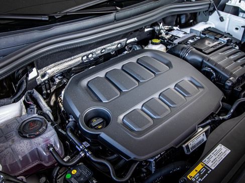 New 2026 Volkswagen Tiguan SE image 23