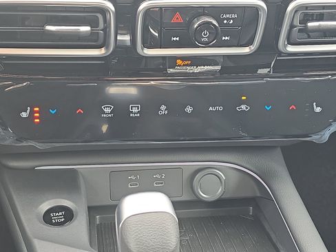 New 2026 Nissan Sentra SR w/ SR Premium Package FWD image 23