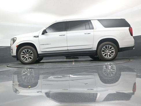 Used 2022 GMC Yukon XL Denali AWD/4WD image 44