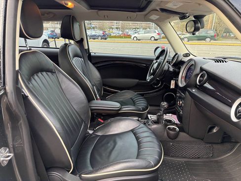 Used 2011 MINI Cooper S image 17