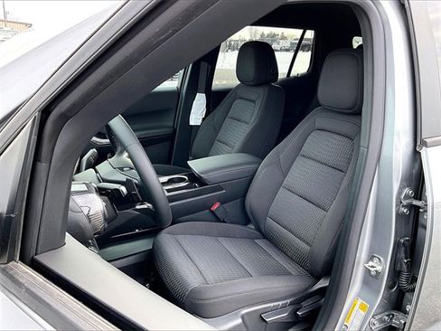 New 2026 Chevrolet Equinox LT image 8