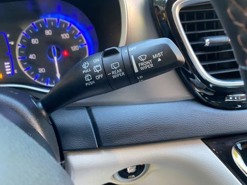 Used 2020 Chrysler Pacifica Touring-L FWD image 66