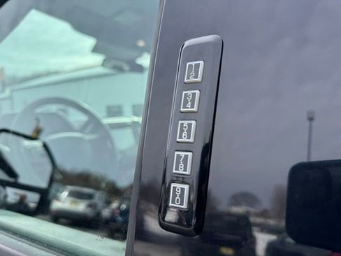 Used 2018 Ford F450 XLT w/ XLT Premium Package image 37