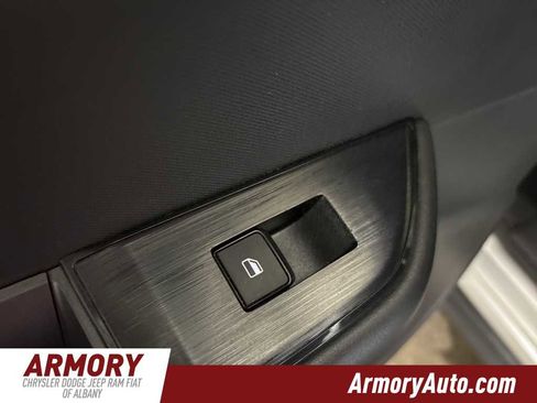 Used 2024 Nissan Rogue S image 24