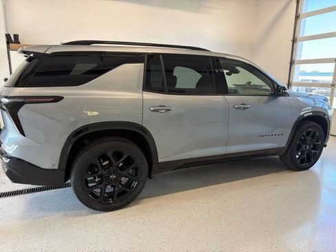 Used 2026 Chevrolet Traverse RS w/ LPO, Floor Liner Package AWD/4WD image 10