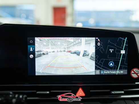 Used 2025 Hyundai Elantra SEL image 30