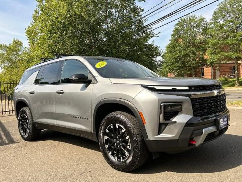 Certified 2024 Chevrolet Traverse Z71 image 1