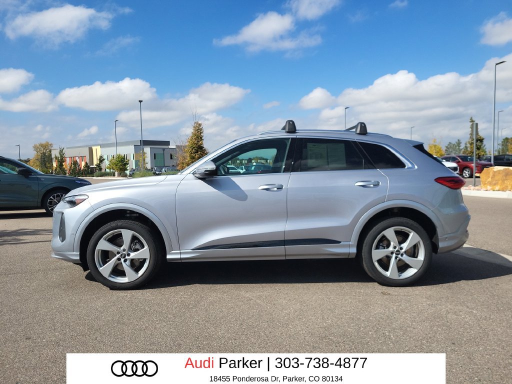 Used 2025 Audi Q5 Premium Plus w/ Premium Plus AWD/4WD image 2