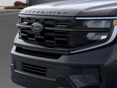 New 2025 Ford Expedition Platinum w/ Stealth Performance Package image 17