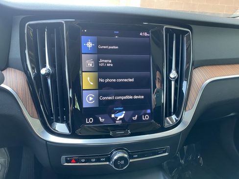 Used 2022 Volvo S60 B5 Momentum w/ Premium Package image 36