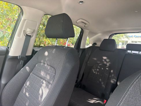 Used 2027 Honda HR-V LX image 3