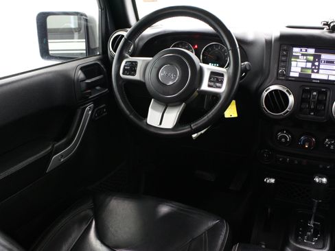Used 2017 Jeep Wrangler Unlimited Sahara w/ Quick Order Package 24E Chief AWD/4WD image 28