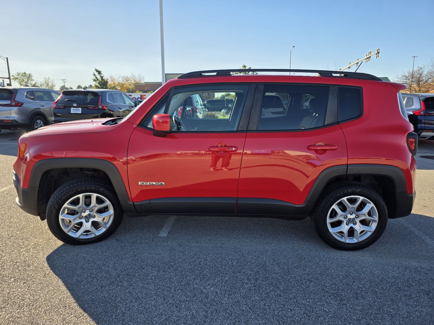 Used 2017 Jeep Renegade Latitude w/ Cold Weather Group AWD/4WD image 10