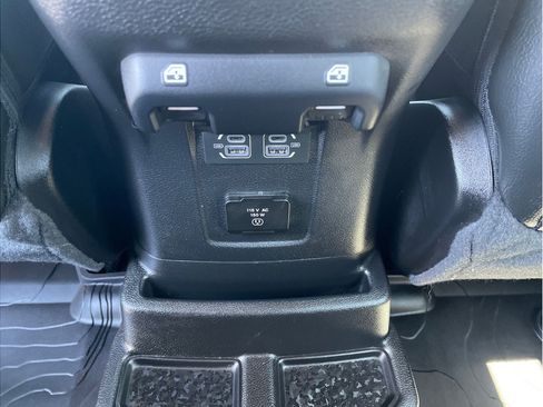 Used 2022 Jeep Wrangler Unlimited Sahara AWD/4WD image 19