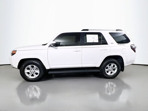 Used 2024 Toyota 4Runner SR5 Premium w/ Moonroof Package RWD image 9