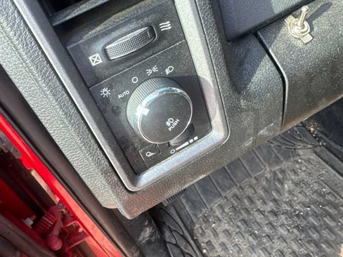Used 2014 RAM 1500 Express AWD/4WD image 13
