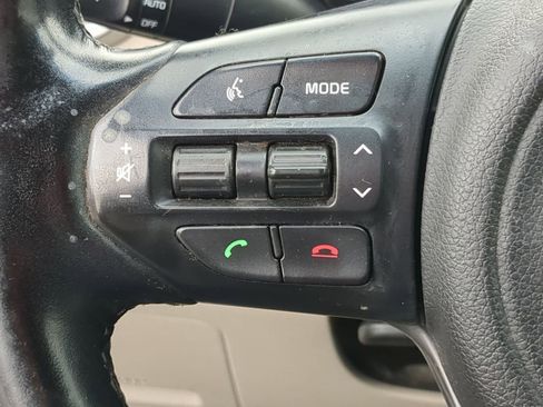 Used 2017 Kia Sorento LX w/ LX Convenience Package image 26