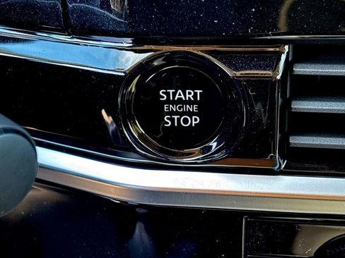 New 2025 Nissan Pathfinder SL image 15