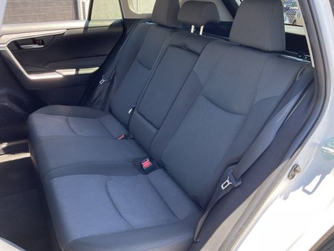 Used 2024 Toyota RAV4 XLE AWD/4WD image 19