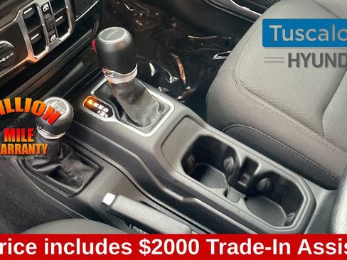 Used 2023 Jeep Gladiator Sport image 23