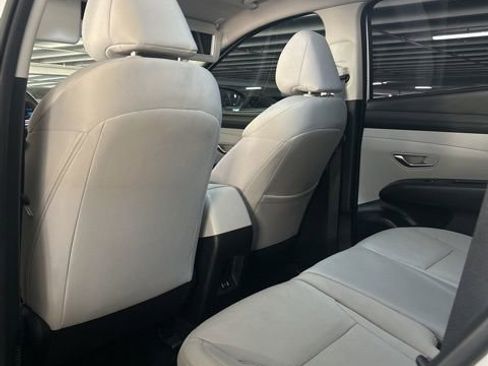 Certified 2025 Hyundai Tucson SE FWD image 5